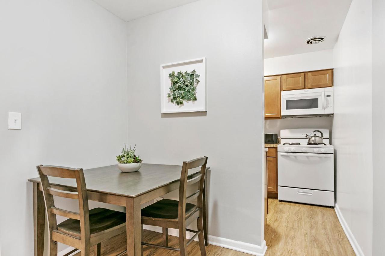 שיקגו Stunning 1Br Apartment At Center Of Lakeview - Oakdale 211 מראה חיצוני תמונה